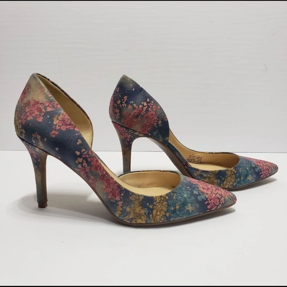 Jessica Simpson Floral Pattern Heels. - Picture 2 of 12
